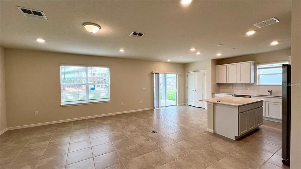 В аренду: $2,495 (4 спален, 3 ванн, 2217 Квадратных фут)