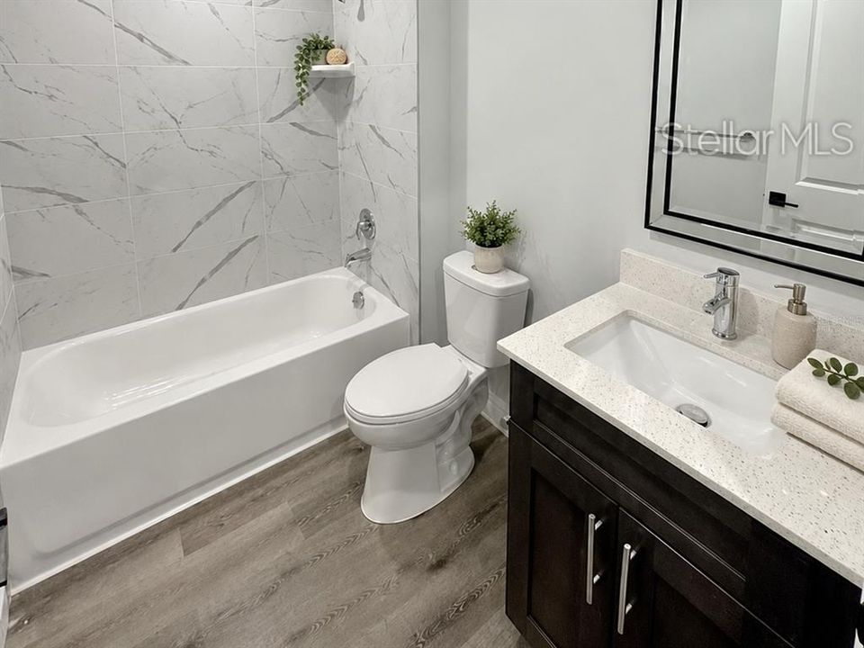 For Sale: $255,000 (3 beds, 2 baths, 1006 Square Feet)