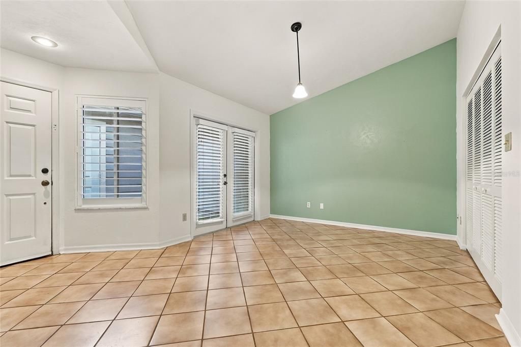 На продажу: $199,000 (2 спален, 2 ванн, 1406 Квадратных фут)