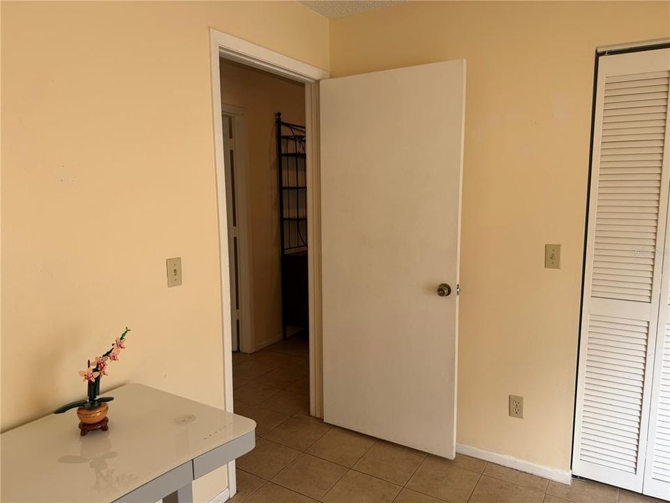 For Sale: $280,000 (3 beds, 2 baths, 1389 Square Feet)
