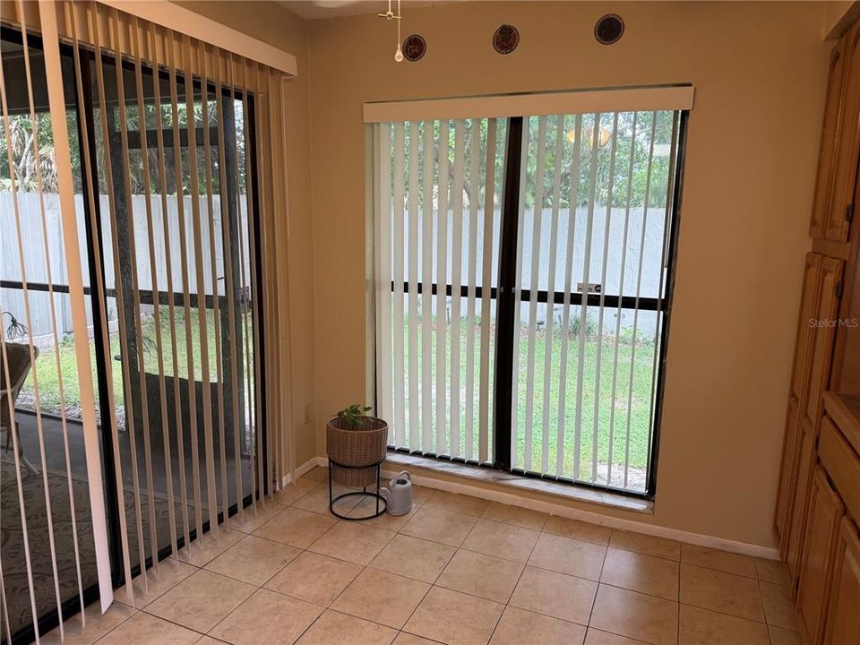 For Sale: $280,000 (3 beds, 2 baths, 1389 Square Feet)