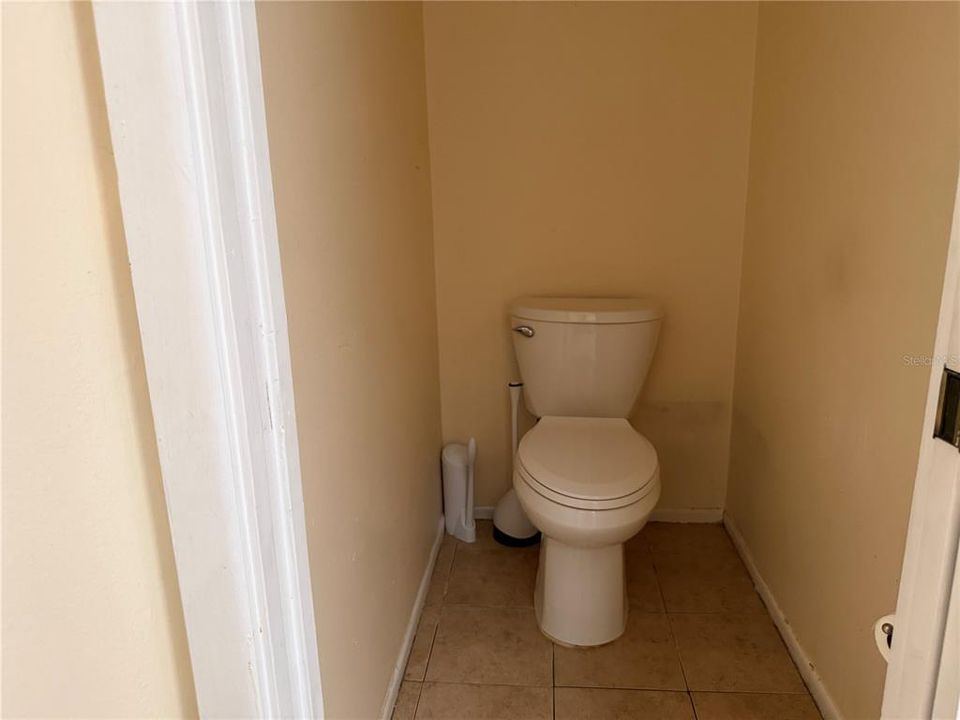 For Sale: $280,000 (3 beds, 2 baths, 1389 Square Feet)