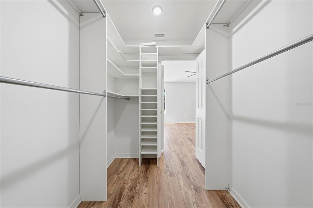 En Venta: $300,000 (2 camas, 2 baños, 1829 Pies cuadrados)