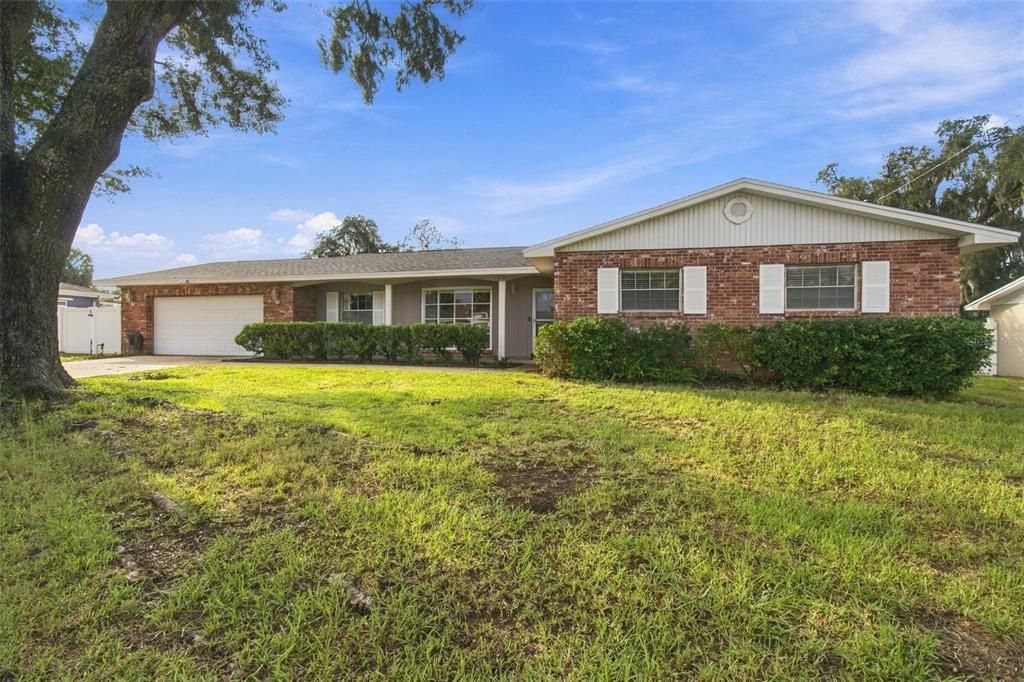 En Venta: $439,000 (4 camas, 2 baños, 2433 Pies cuadrados)