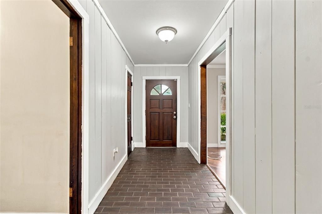 En Venta: $439,000 (4 camas, 2 baños, 2433 Pies cuadrados)