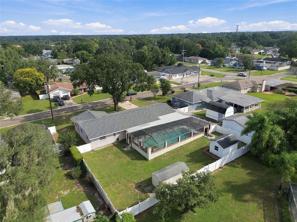 En Venta: $439,000 (4 camas, 2 baños, 2433 Pies cuadrados)