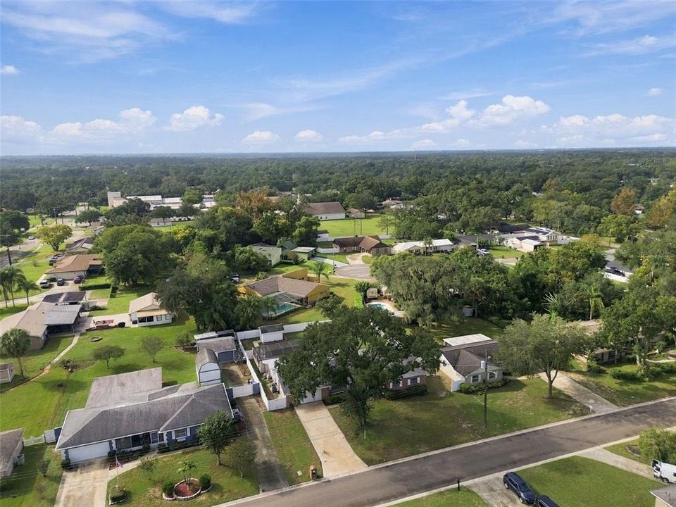 En Venta: $439,000 (4 camas, 2 baños, 2433 Pies cuadrados)