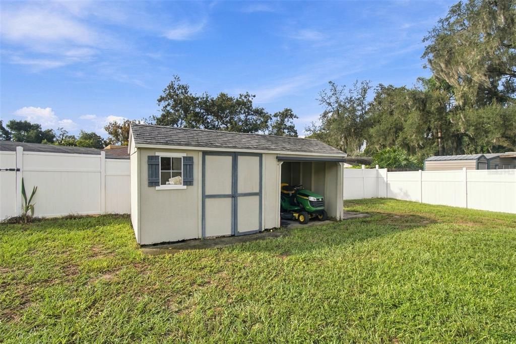En Venta: $439,000 (4 camas, 2 baños, 2433 Pies cuadrados)