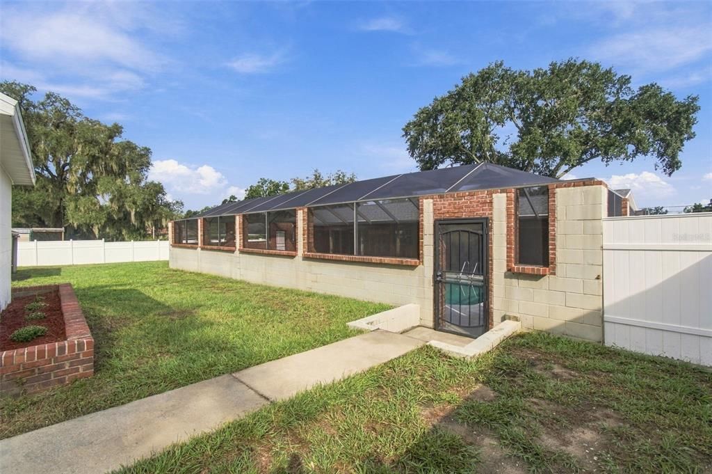 En Venta: $439,000 (4 camas, 2 baños, 2433 Pies cuadrados)