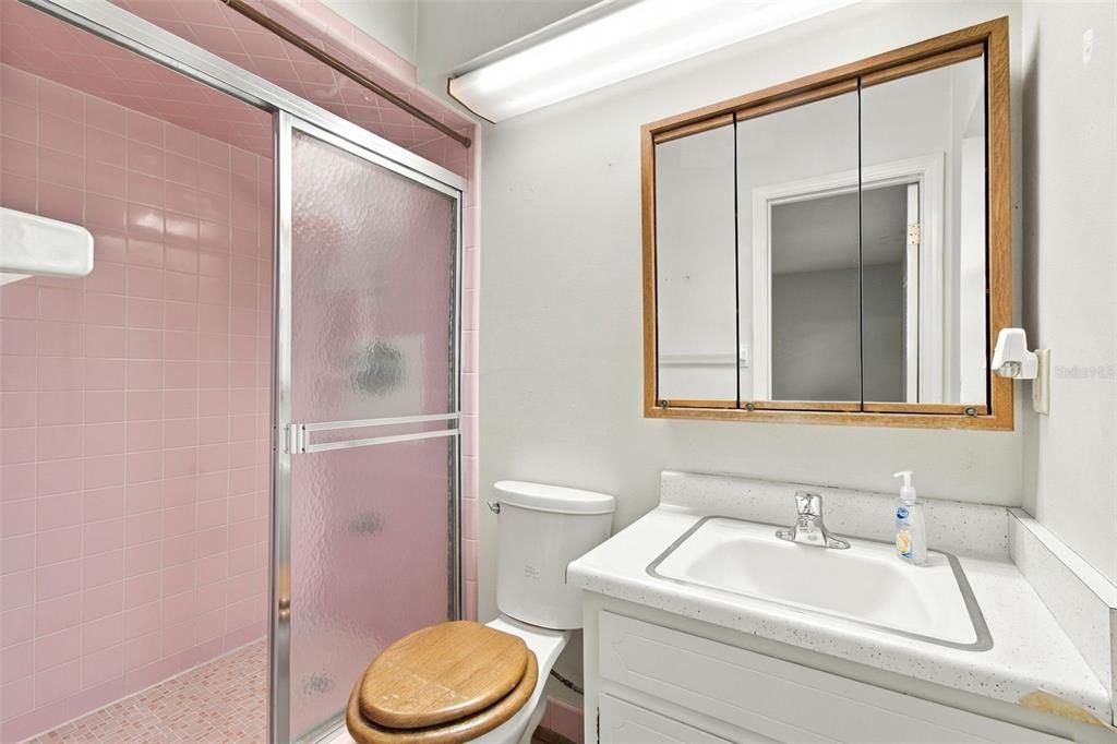 En Venta: $439,000 (4 camas, 2 baños, 2433 Pies cuadrados)