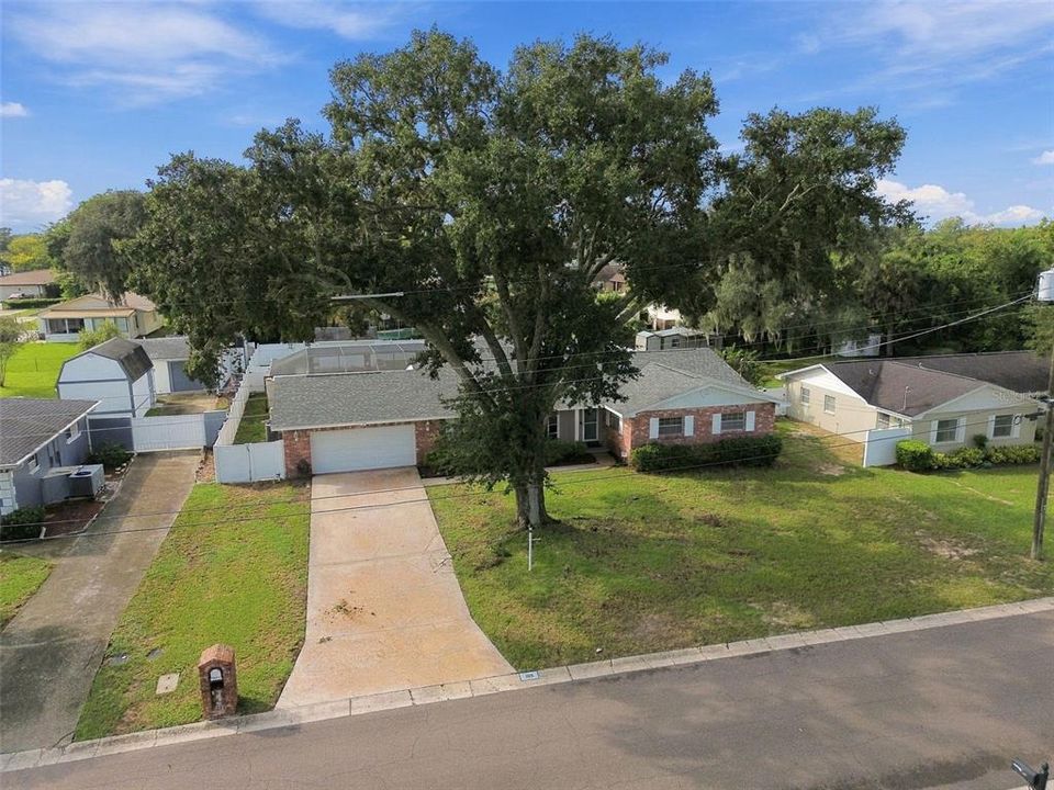 En Venta: $439,000 (4 camas, 2 baños, 2433 Pies cuadrados)
