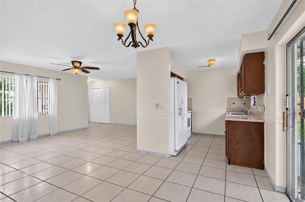 En Venta: $289,900 (3 camas, 2 baños, 1195 Pies cuadrados)