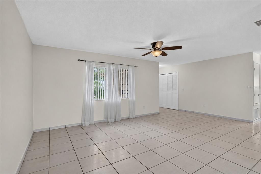 En Venta: $289,900 (3 camas, 2 baños, 1195 Pies cuadrados)