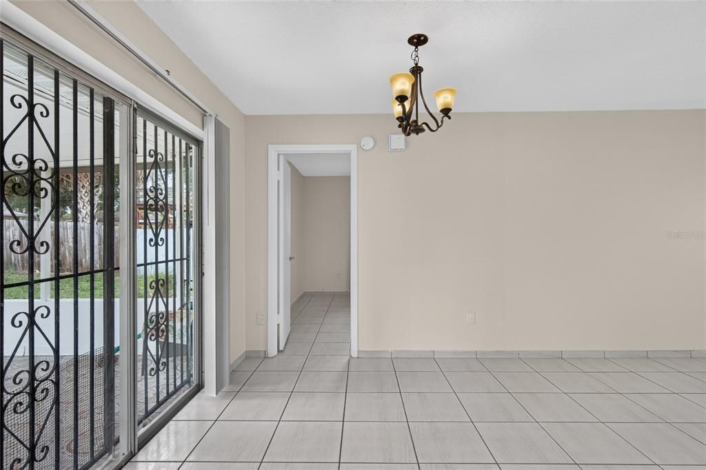 En Venta: $289,900 (3 camas, 2 baños, 1195 Pies cuadrados)