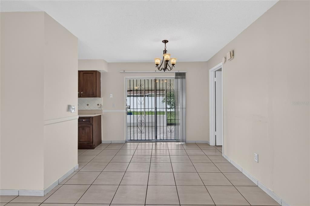 En Venta: $289,900 (3 camas, 2 baños, 1195 Pies cuadrados)