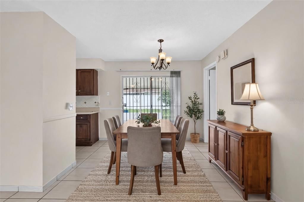 En Venta: $289,900 (3 camas, 2 baños, 1195 Pies cuadrados)