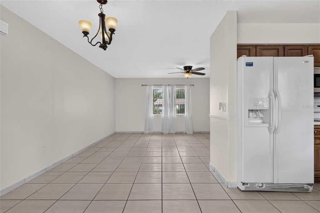 En Venta: $289,900 (3 camas, 2 baños, 1195 Pies cuadrados)