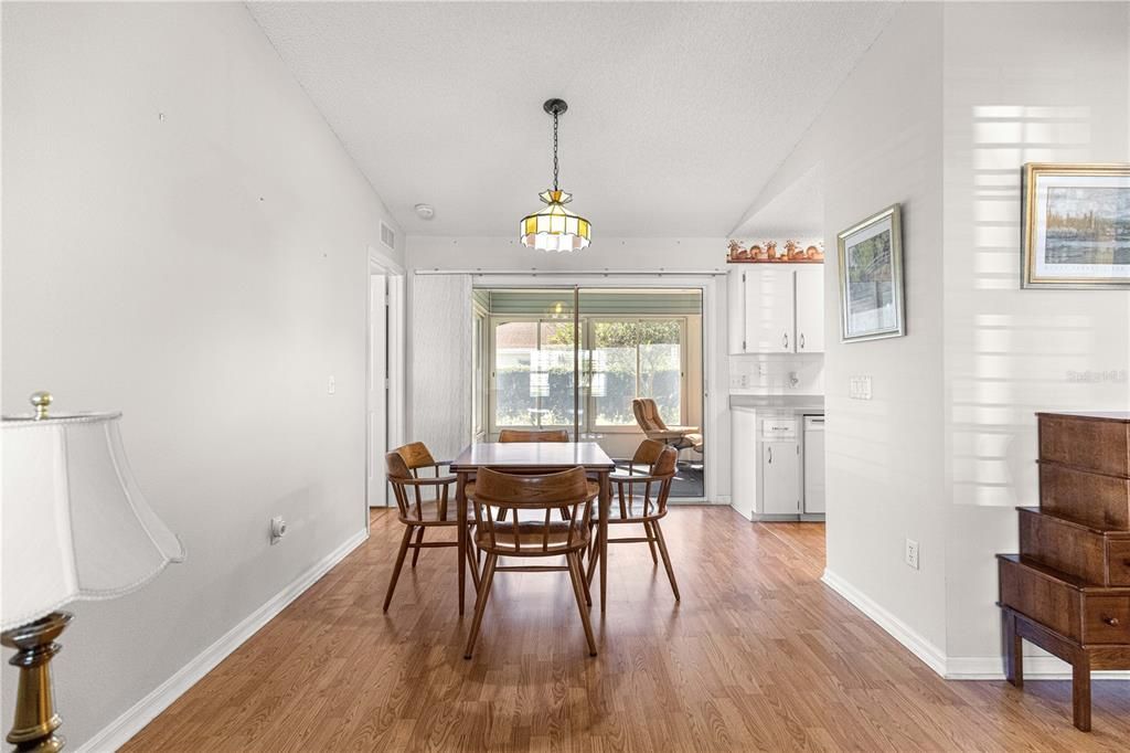 En Venta: $189,900 (2 camas, 2 baños, 1420 Pies cuadrados)
