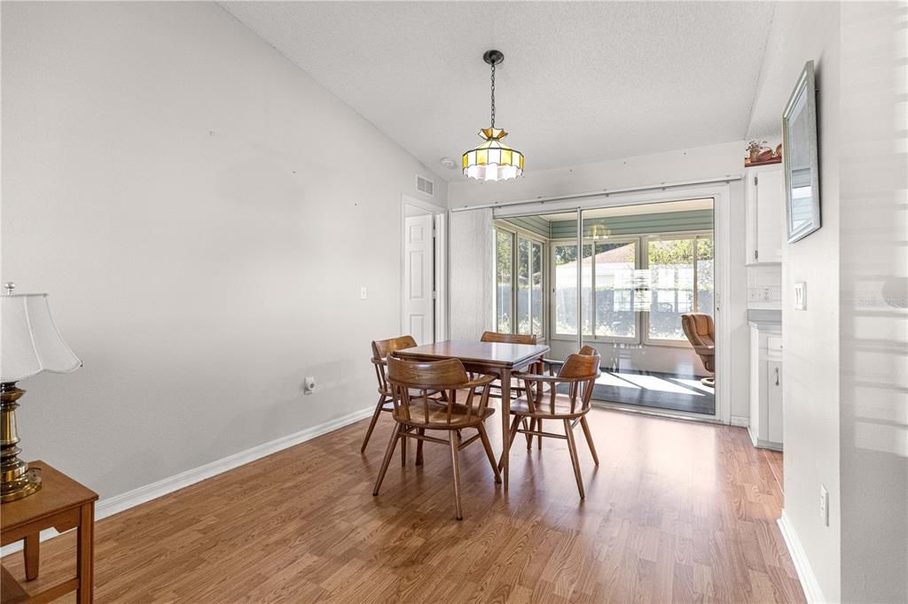 En Venta: $189,900 (2 camas, 2 baños, 1420 Pies cuadrados)