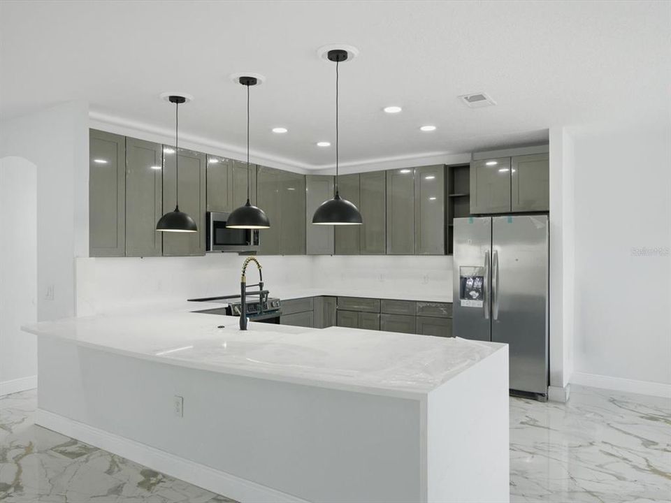 En Venta: $419,990 (4 camas, 3 baños, 2930 Pies cuadrados)