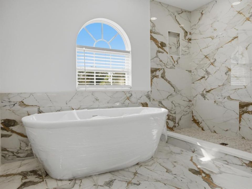 En Venta: $419,990 (4 camas, 3 baños, 2930 Pies cuadrados)