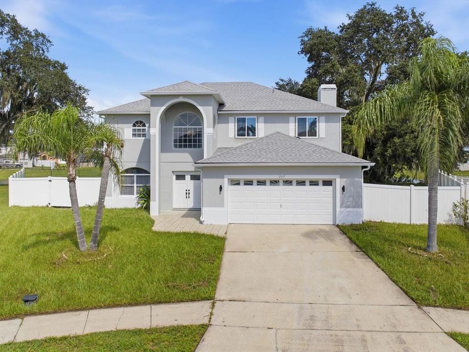 En Venta: $419,990 (4 camas, 3 baños, 2930 Pies cuadrados)