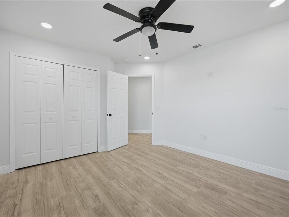 En Venta: $419,990 (4 camas, 3 baños, 2930 Pies cuadrados)