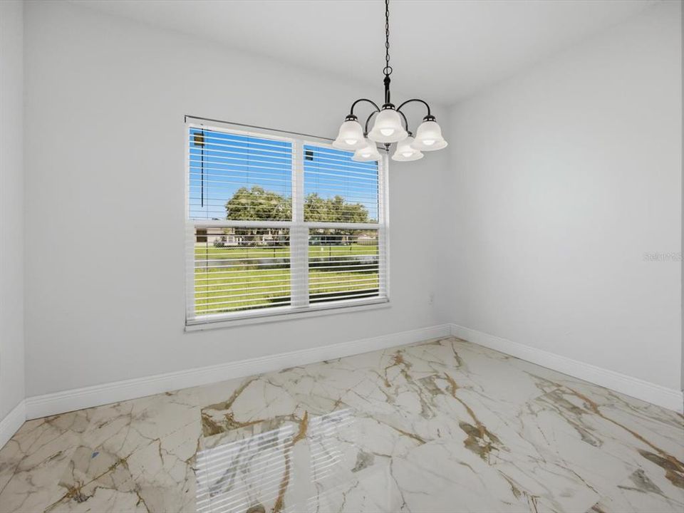 En Venta: $419,990 (4 camas, 3 baños, 2930 Pies cuadrados)