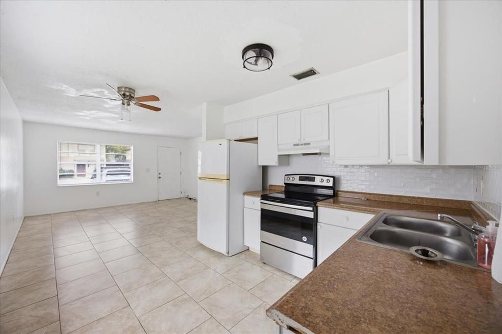For Rent: $1,425 (2 beds, 2 baths, 1044 Square Feet)