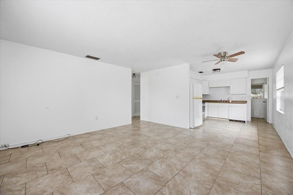 For Rent: $1,425 (2 beds, 2 baths, 1044 Square Feet)