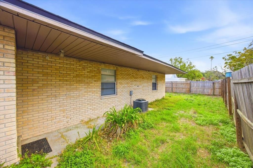 For Rent: $1,425 (2 beds, 2 baths, 1044 Square Feet)
