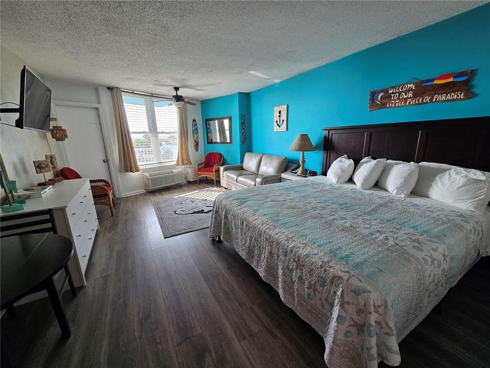 For Sale: $135,000 (0 beds, 1 baths, 343 Square Feet)