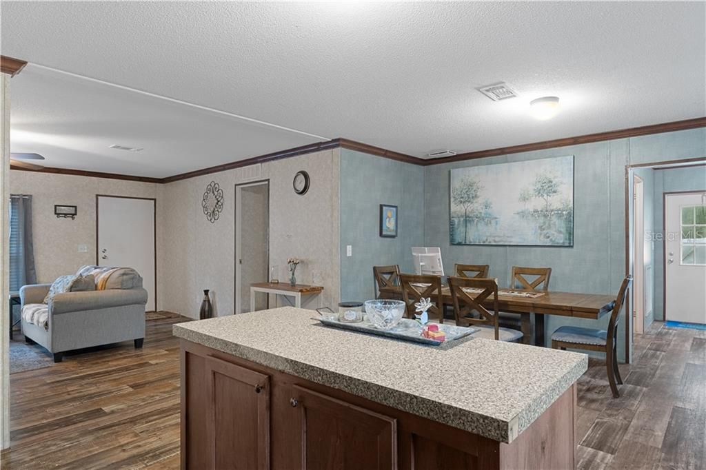 For Sale: $199,900 (3 beds, 2 baths, 1380 Square Feet)