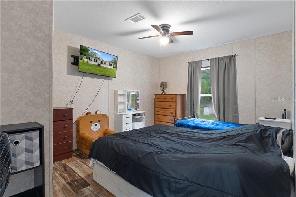 For Sale: $199,900 (3 beds, 2 baths, 1380 Square Feet)