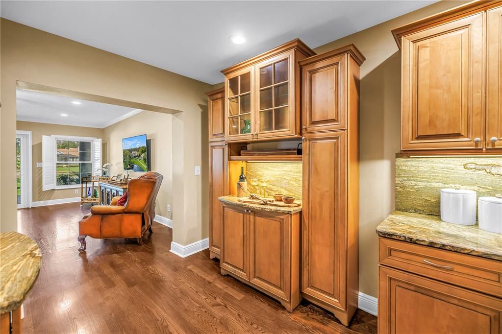 For Sale: $660,000 (3 beds, 3 baths, 2462 Square Feet)