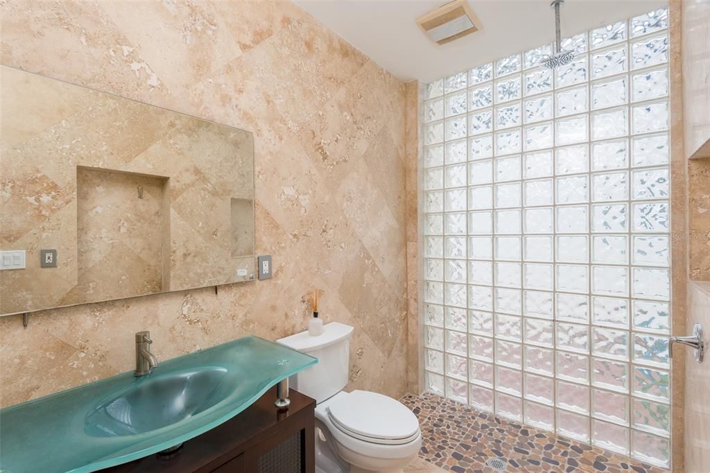 На продажу: $890,000 (2 спален, 2 ванн, 1762 Квадратных фут)