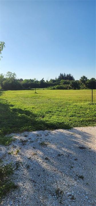 待售: $548,000 (4.80 acres)