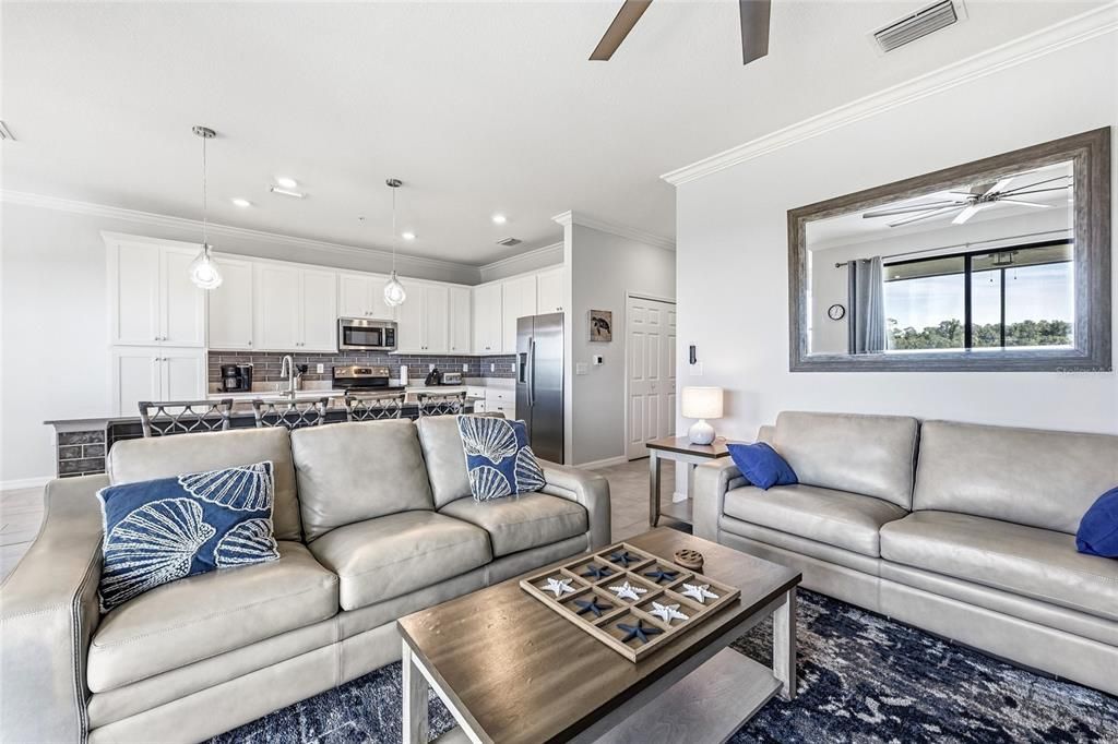 For Sale: $295,000 (2 beds, 2 baths, 1142 Square Feet)