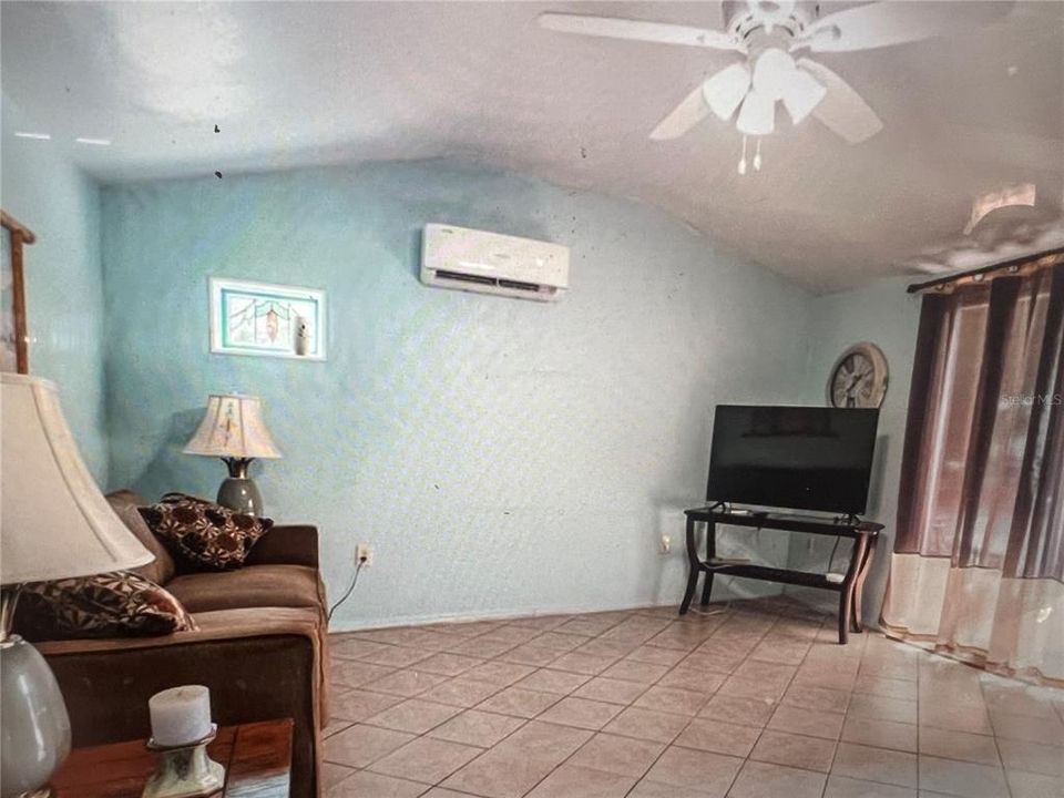 En Venta: $749,000 (5 camas, 3 baños, 3391 Pies cuadrados)