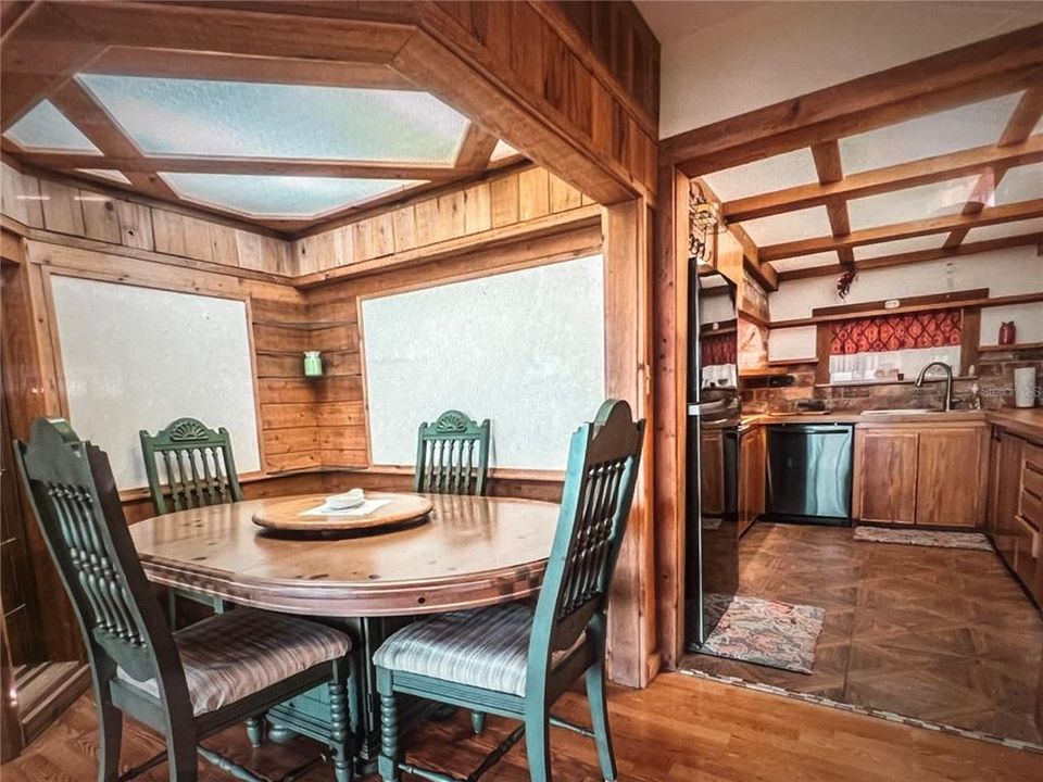 En Venta: $749,000 (5 camas, 3 baños, 3391 Pies cuadrados)