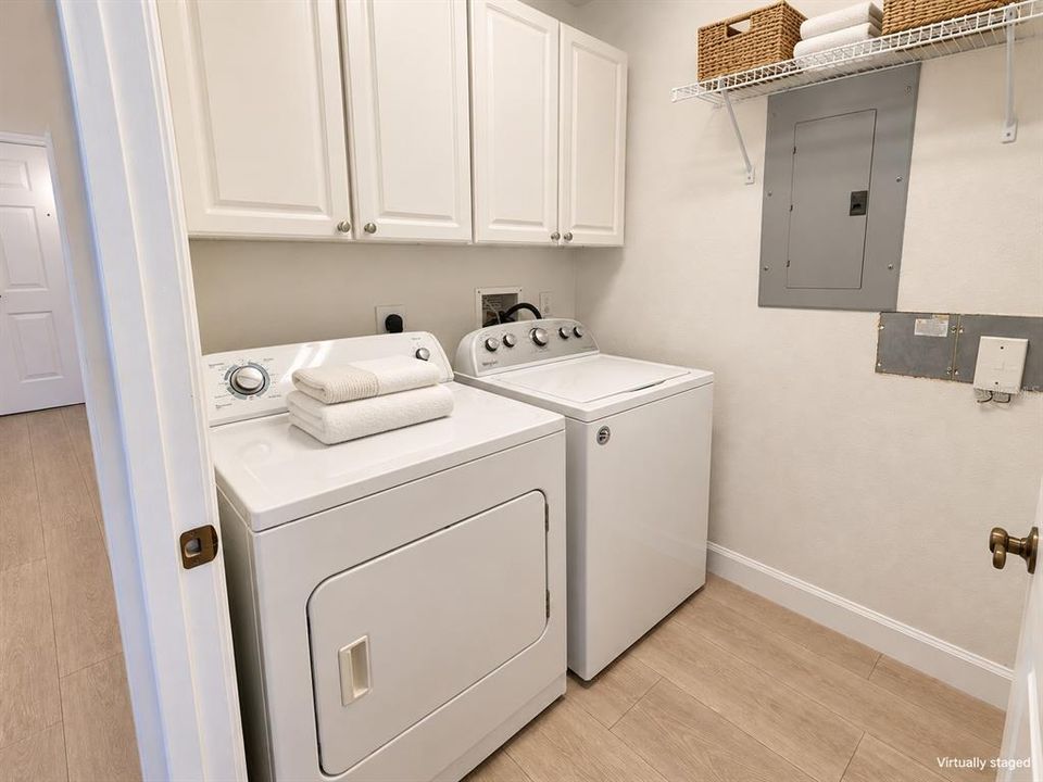 В аренду: $2,600 (3 спален, 2 ванн, 1775 Квадратных фут)