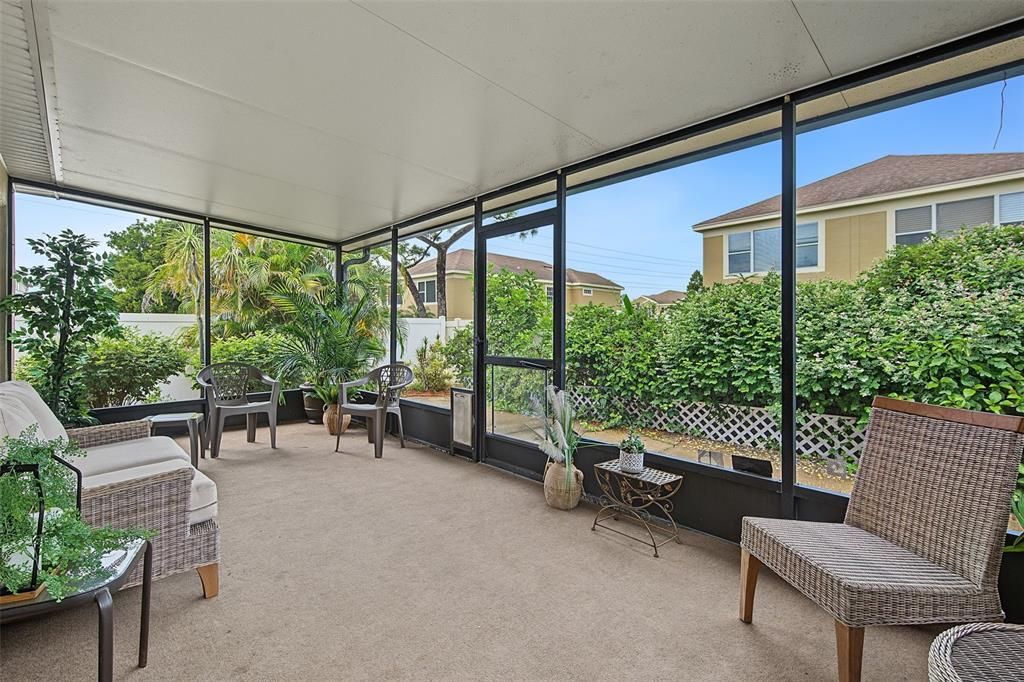 For Sale: $275,000 (2 beds, 2 baths, 1175 Square Feet)