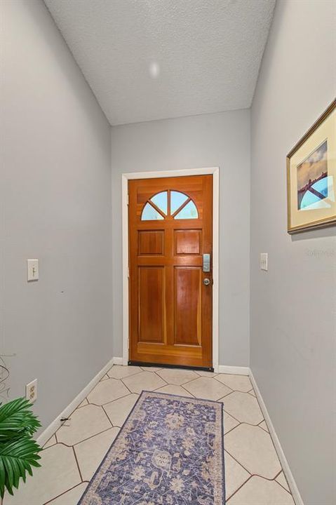 For Sale: $275,000 (2 beds, 2 baths, 1175 Square Feet)