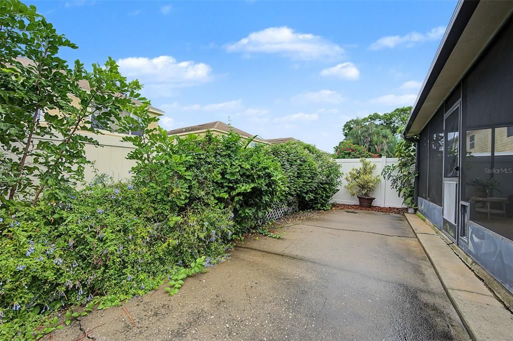 For Sale: $275,000 (2 beds, 2 baths, 1175 Square Feet)