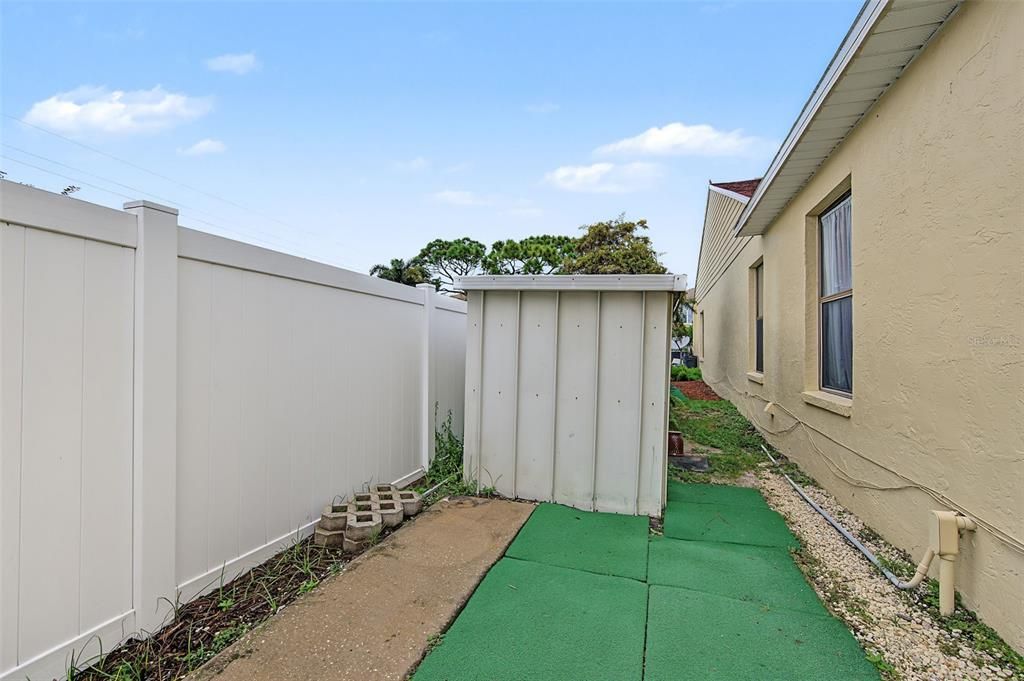 For Sale: $275,000 (2 beds, 2 baths, 1175 Square Feet)