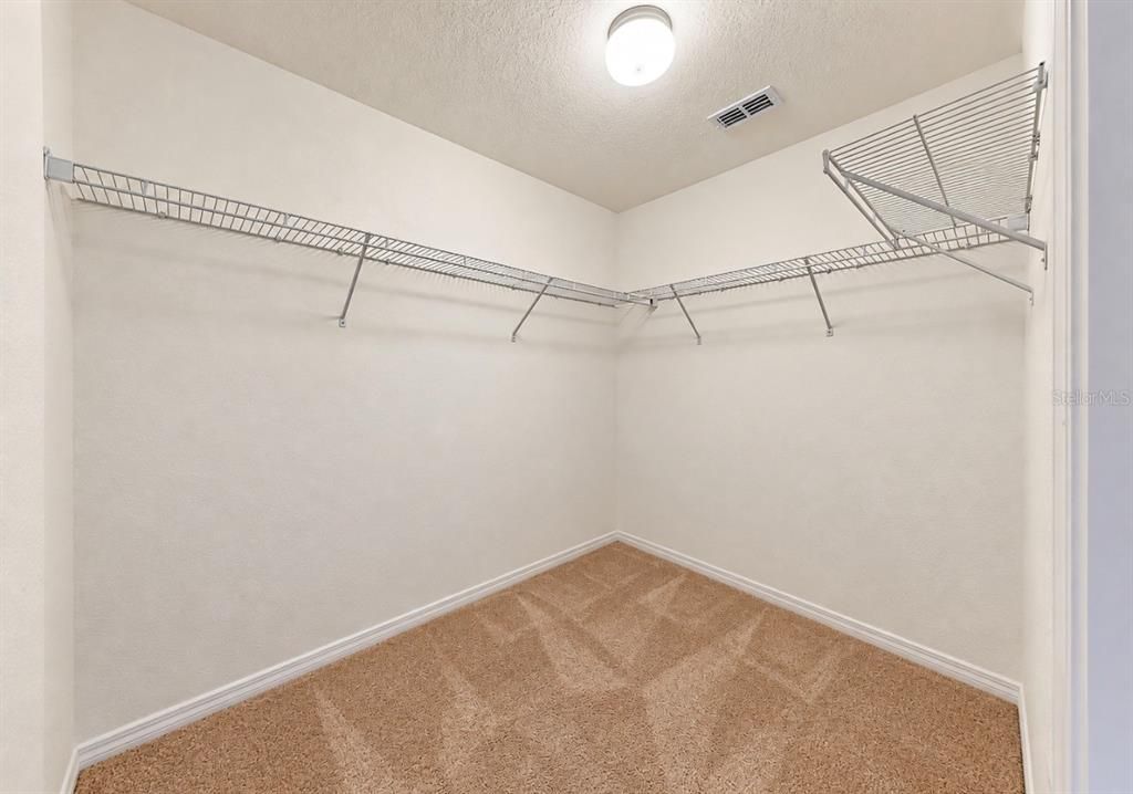 En Venta: $575,000 (5 camas, 3 baños, 3686 Pies cuadrados)
