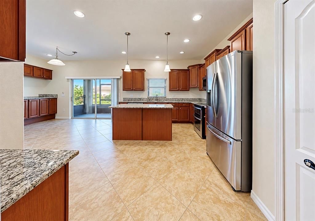 En Venta: $575,000 (5 camas, 3 baños, 3686 Pies cuadrados)