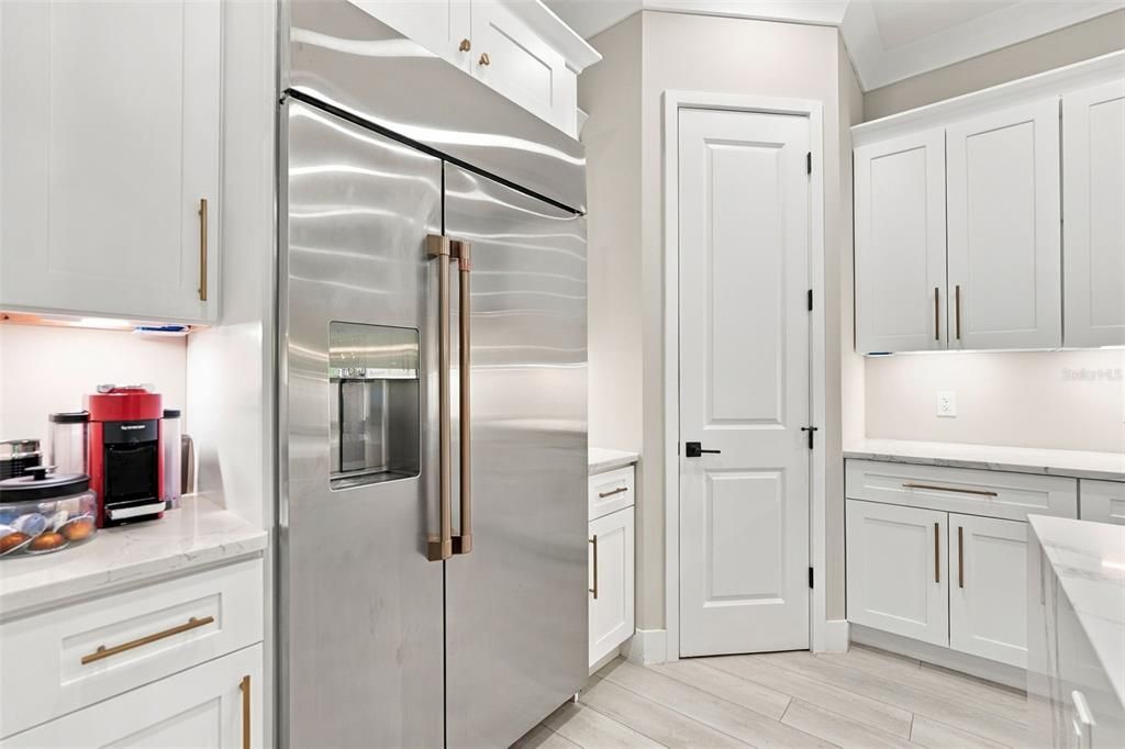 На продажу: $1,150,000 (4 спален, 3 ванн, 2439 Квадратных фут)