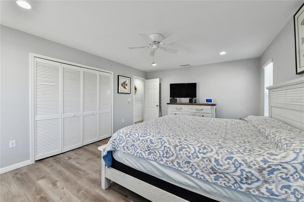 For Sale: $1,200,000 (3 beds, 2 baths, 1500 Square Feet)