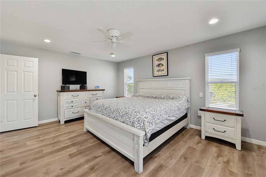For Sale: $1,200,000 (3 beds, 2 baths, 1500 Square Feet)